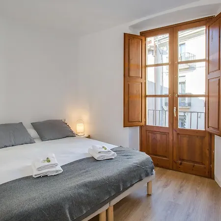 Flateli Cort Reial Жирона